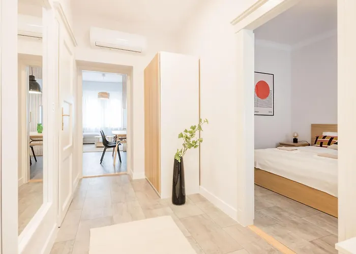 Elegant With Minimalist Design Budapeszt