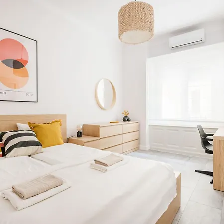 Elegant With Minimalist Design Apartament *
