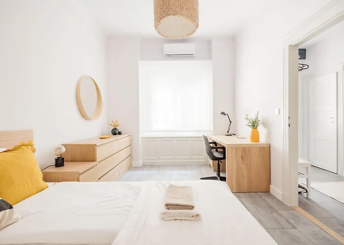 דירה Elegant With Minimalist Design