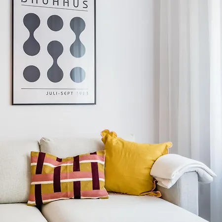 דירה Elegant With Minimalist Design בודפשט