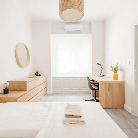 דירה Elegant With Minimalist Design