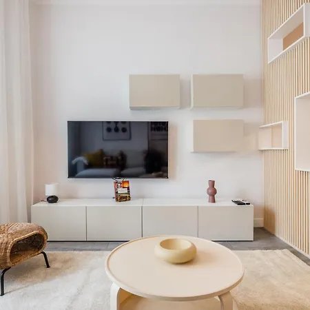 Elegant With Minimalist Design Lägenhet Budapest